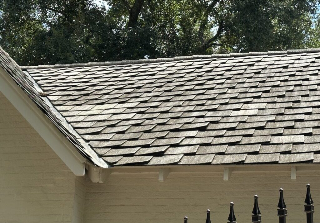 hip roof vs gable roof